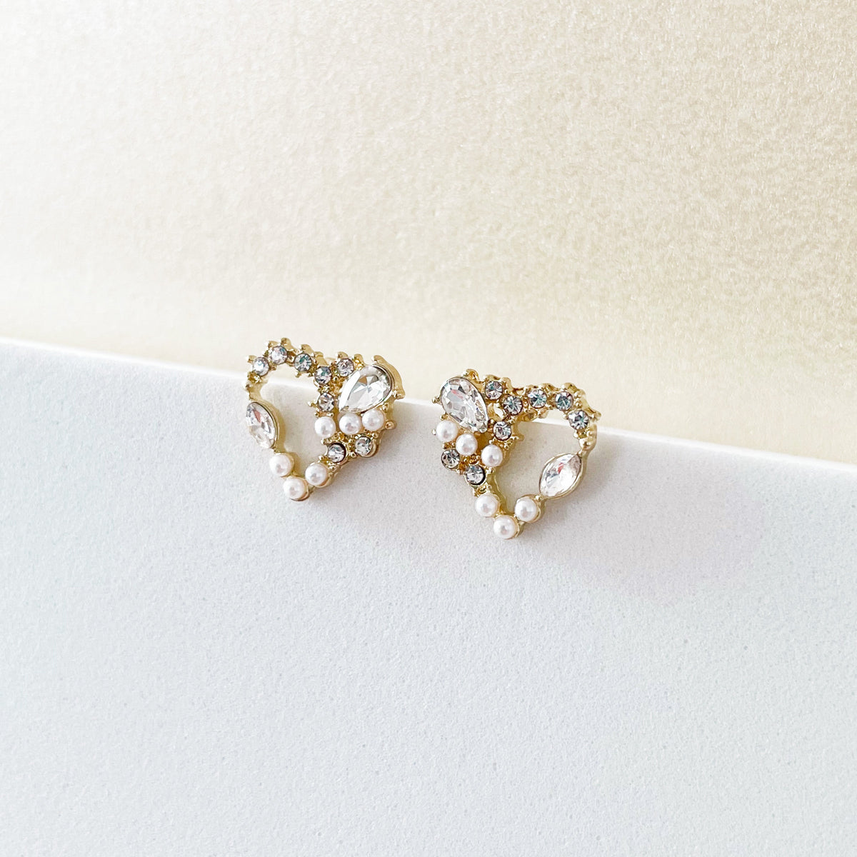 Ariana Jewelled Wreath Heart Studs
