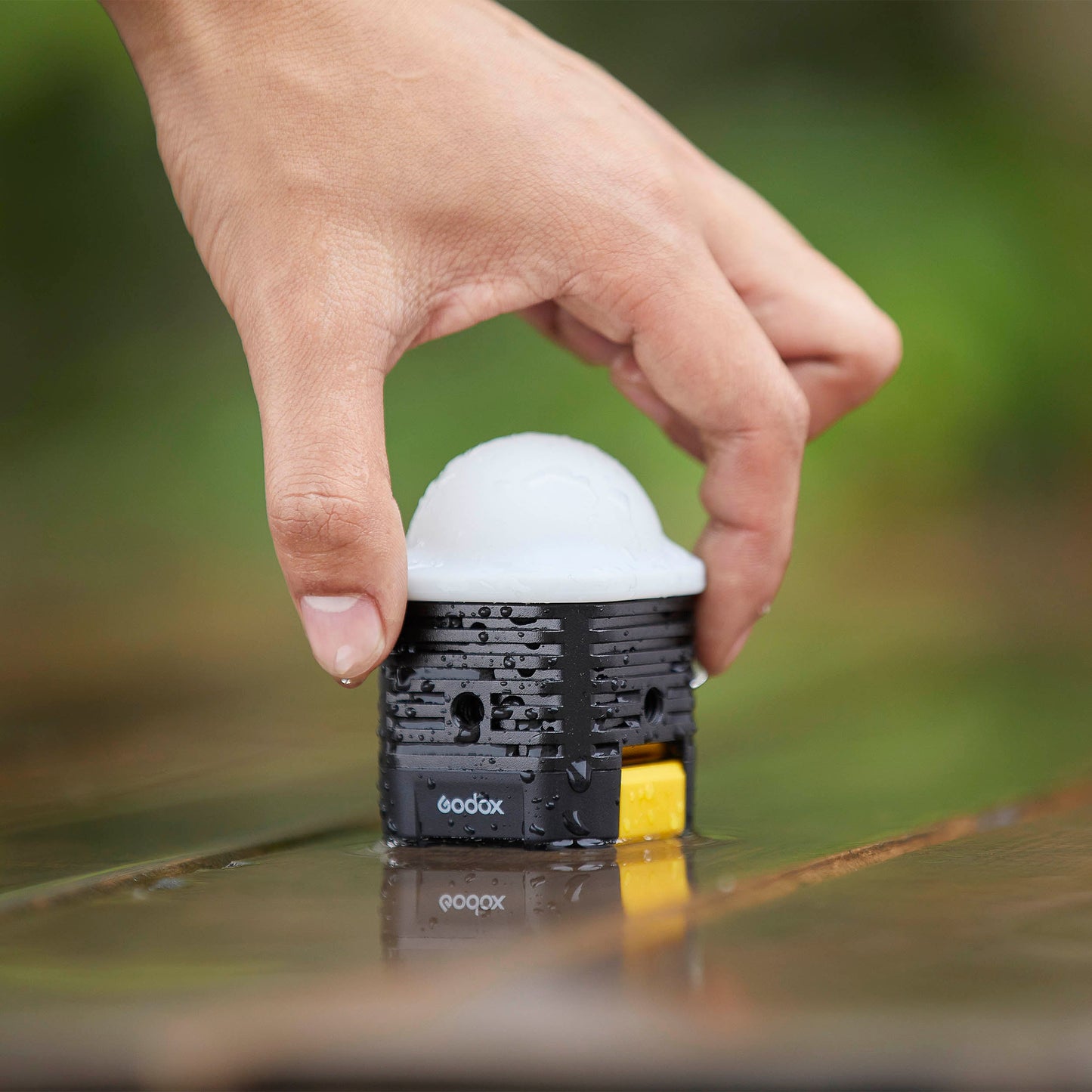 WL4B Pocket-Sized Daylight-Balanced IPX8 Waterproof LED Light