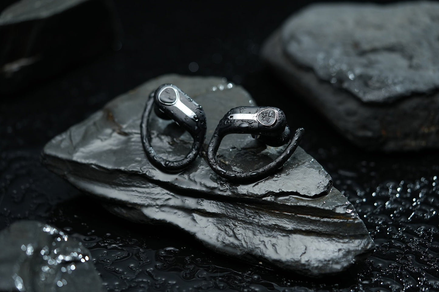 Gibutech AuraliX Sports Waterproof Wireless Earbuds with 1800mAh power bank case