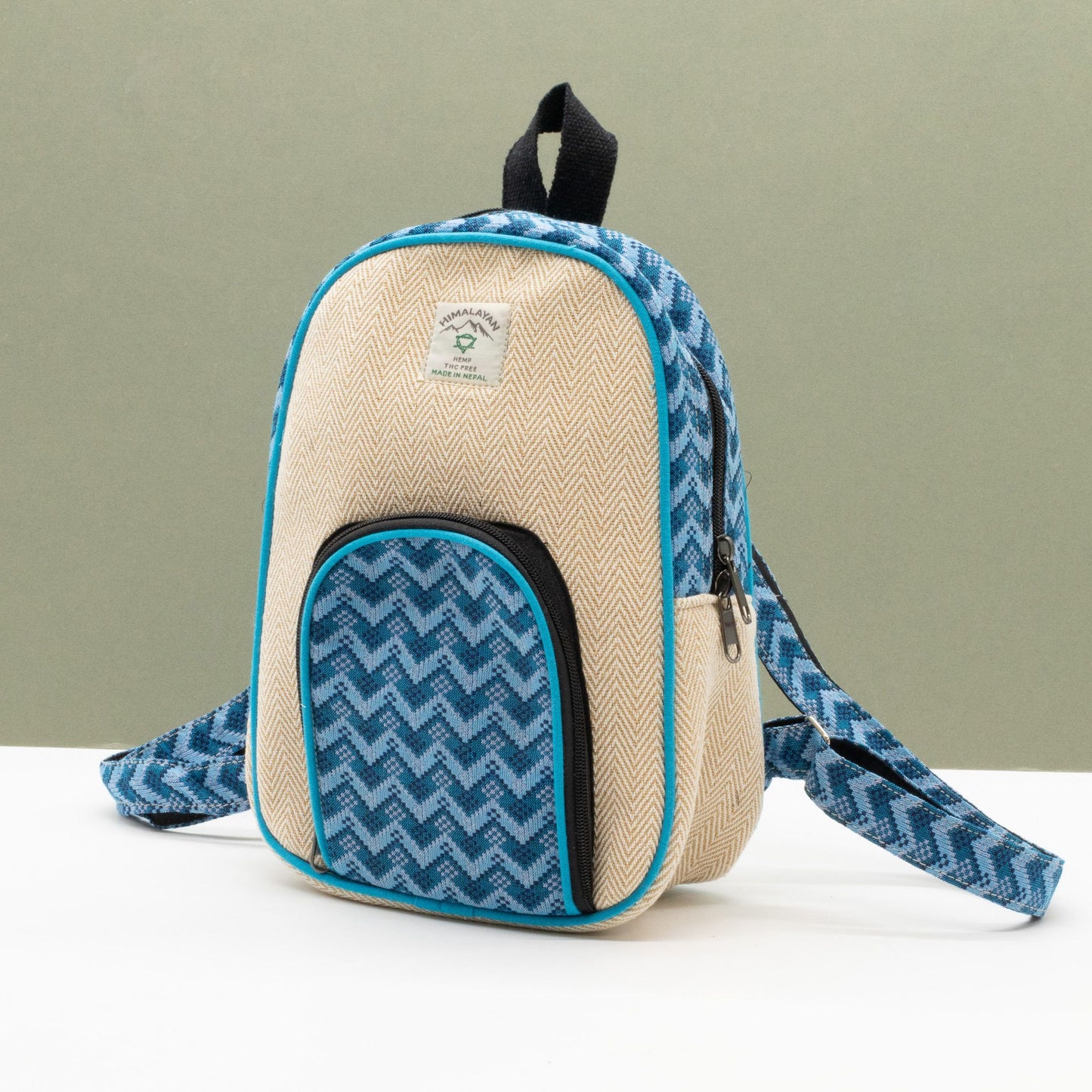 Medium Kathmandu Backpack – Dhaka Design (30x21x9cm)