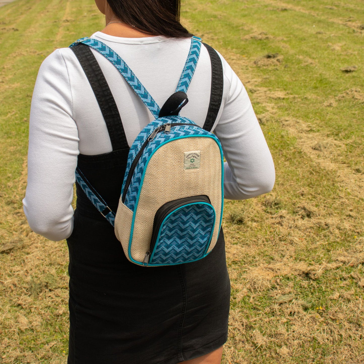 Medium Kathmandu Backpack – Dhaka Design (30x21x9cm)